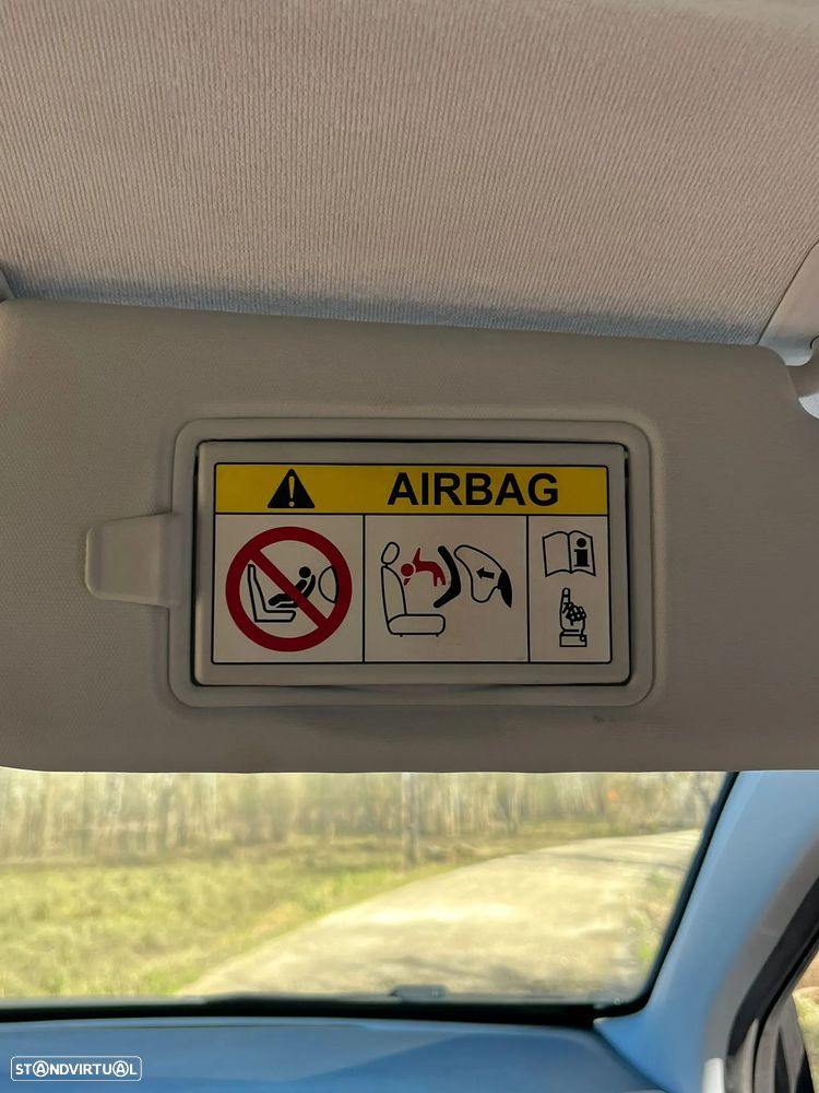 Peugeot 208 1.2 PureTech Active - 19