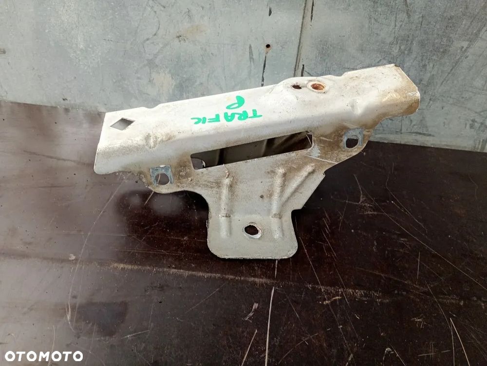 Wspornik Mocowanie Błotnika Przedni Prawy Renault Trafic Vivaro Primastar 2001-2006