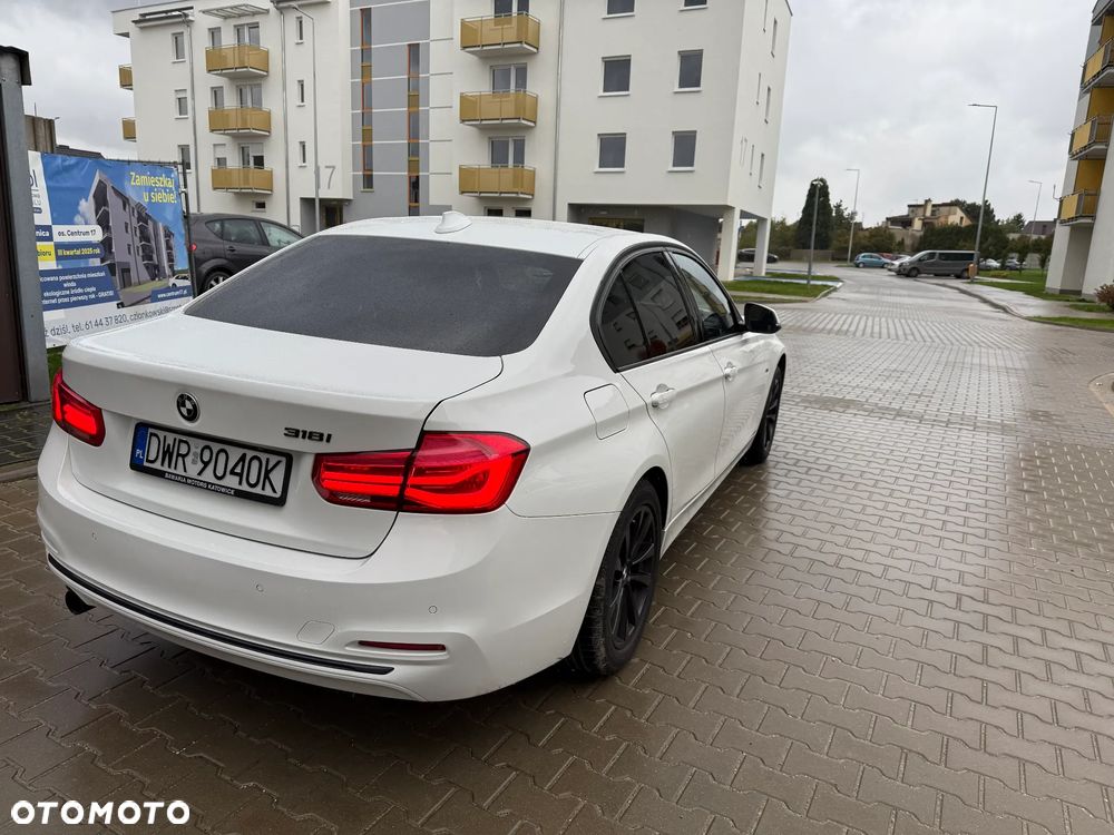 BMW Seria 3 318i - 9