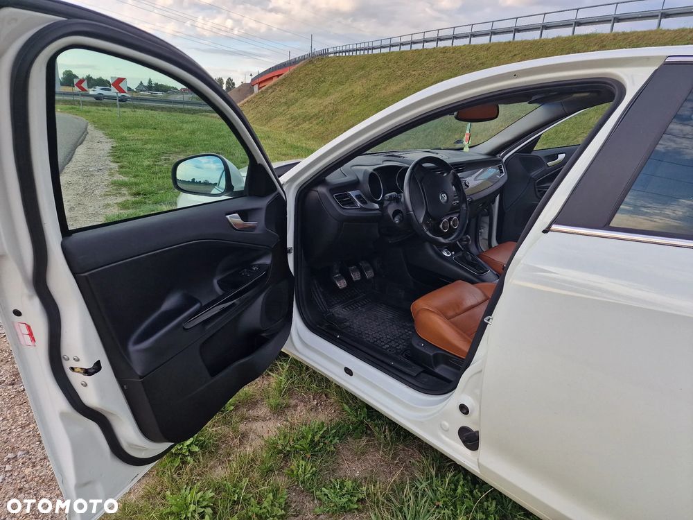 Alfa Romeo Giulietta 2.0 JTDM Distinctive - 16