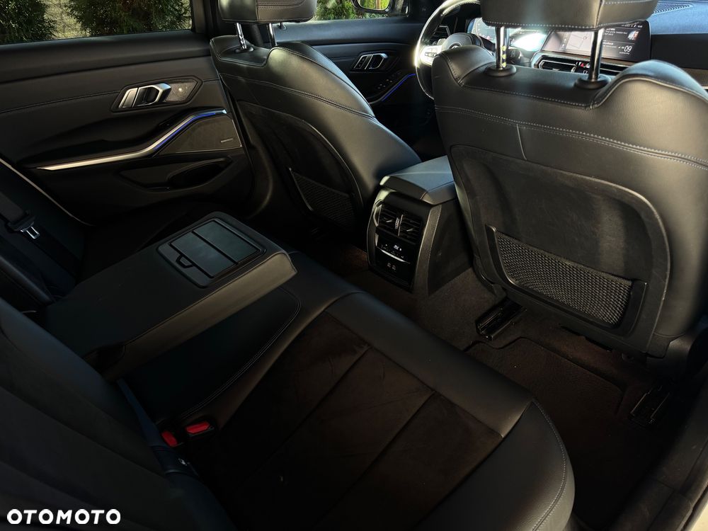 BMW Seria 3 320d xDrive mHEV M Sport - 19