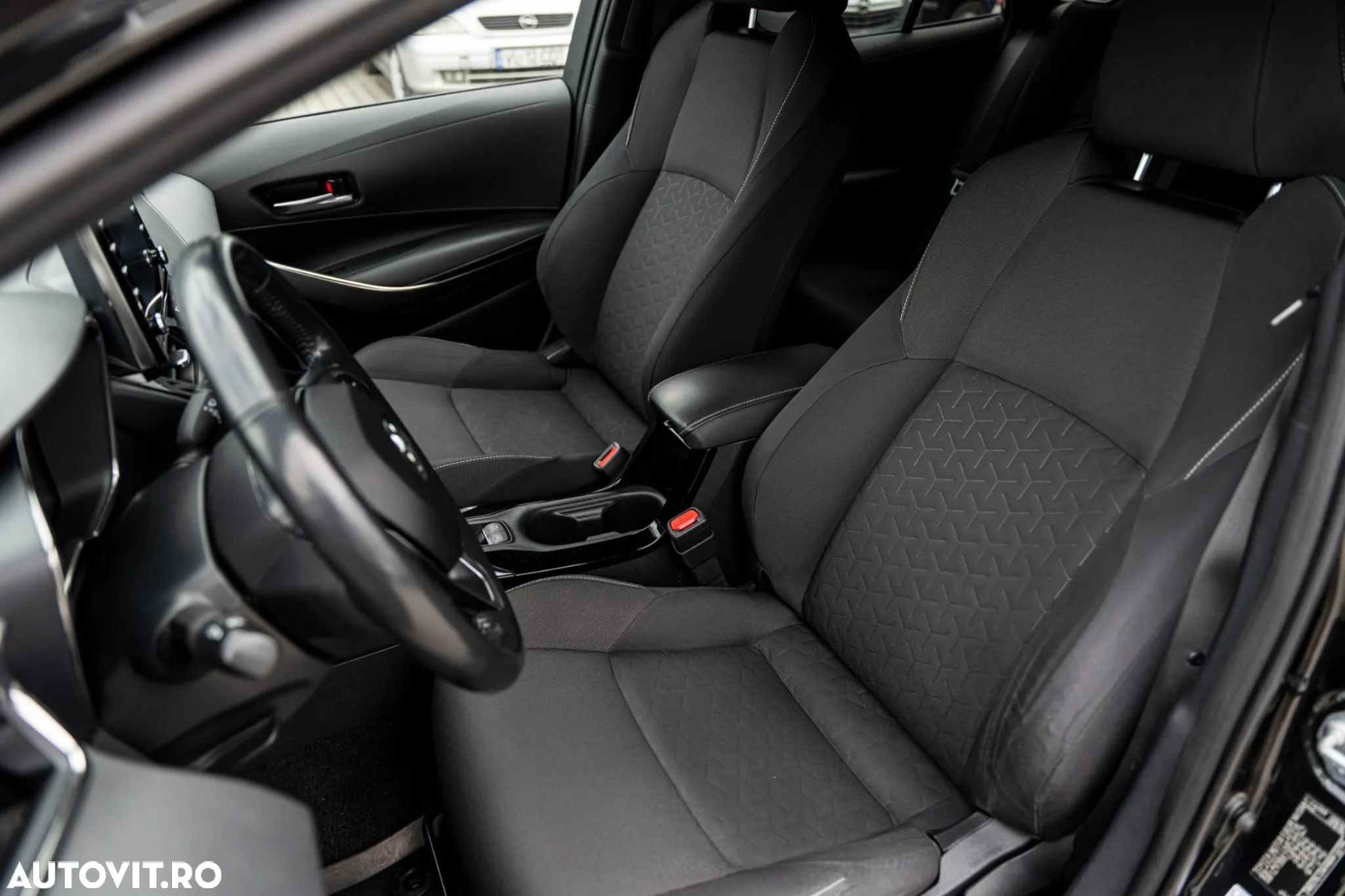 Toyota Corolla 1.8 Hybrid Touring Sports Business Edition - 12