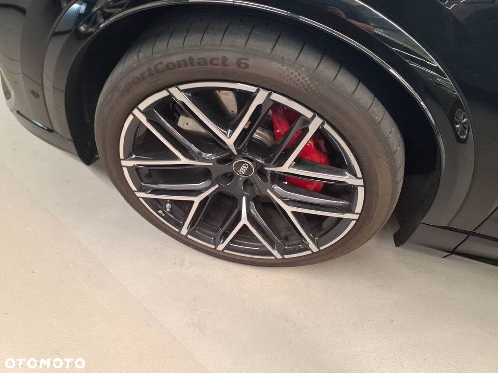 Audi RS Q8 - 12