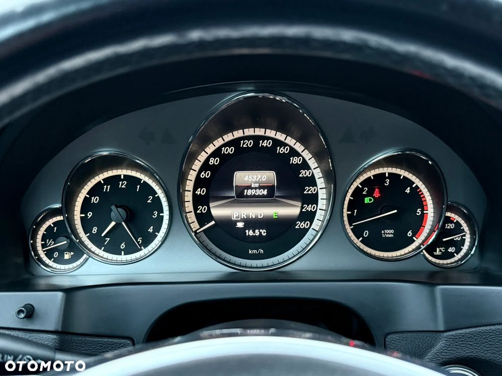 Mercedes-Benz Klasa E 350 CDI BlueEff - 25