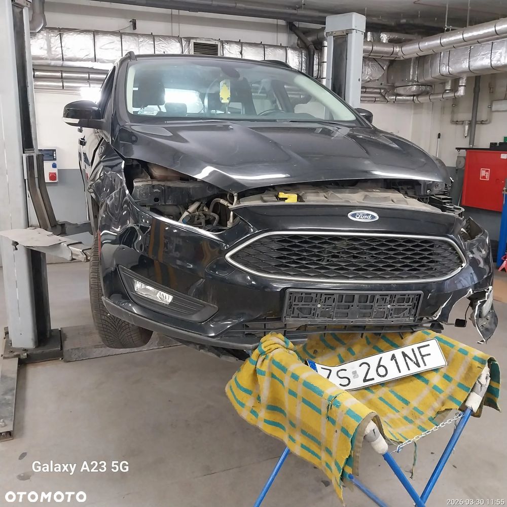 Ford Focus 1.6 Trend PowerShift - 24