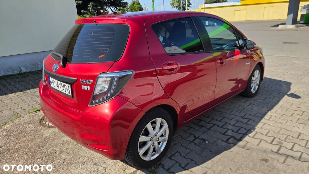 Toyota Yaris Hybrid 100 Sol - 2