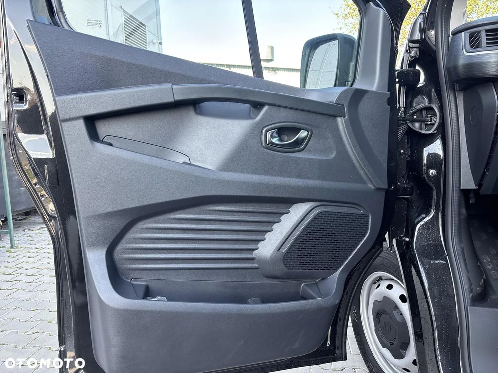 Renault Trafic - 10