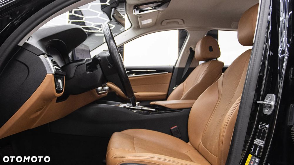 BMW Seria 5 530e PHEV - 17