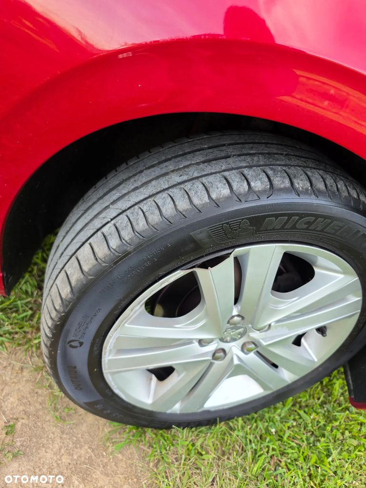 Peugeot 208 1.2 PureTech Style - 4