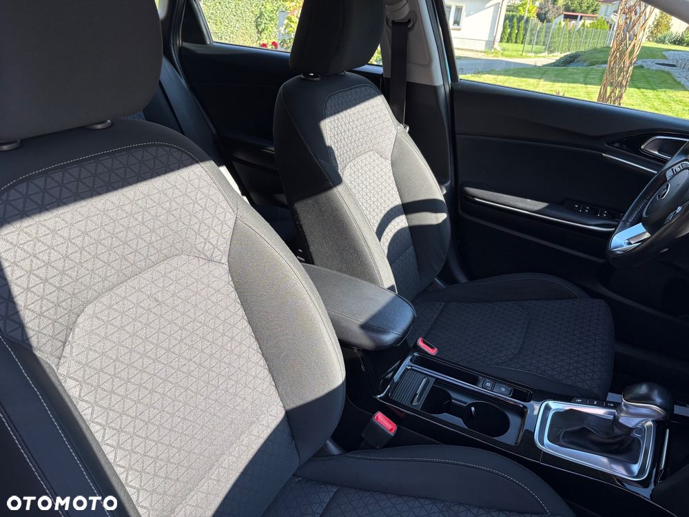 Kia Ceed - 11