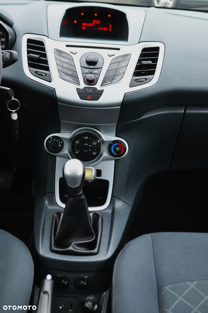 Ford Fiesta 1.25 Ambiente EU5 - 15