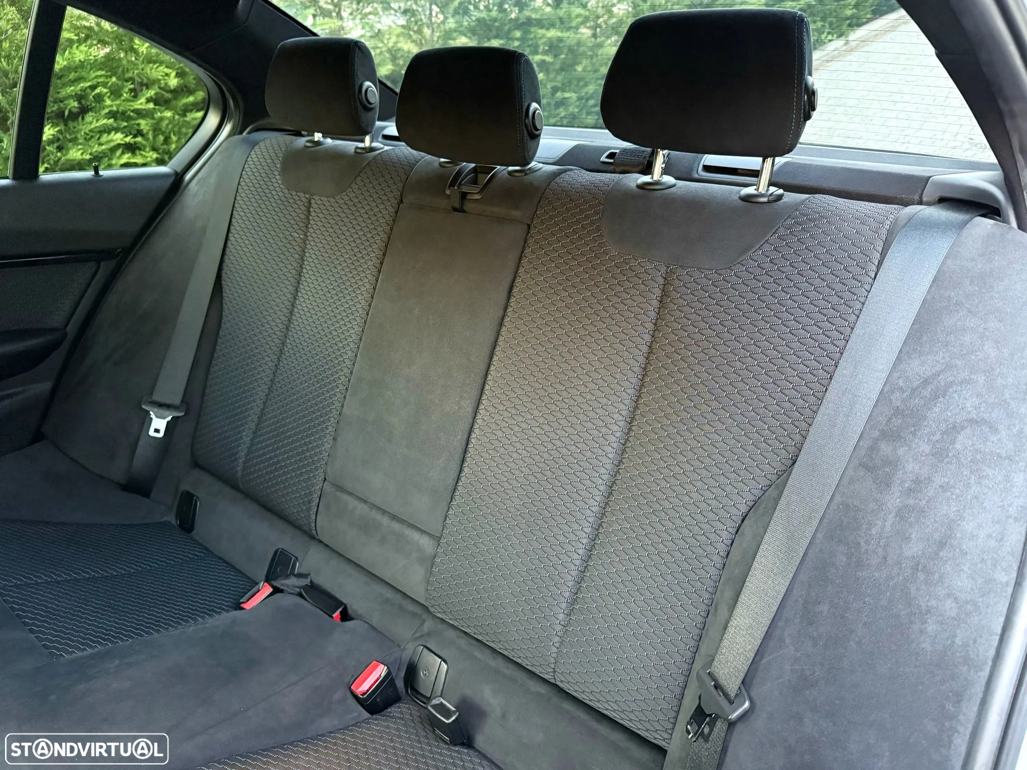 BMW 320 d Pack M Auto - 27