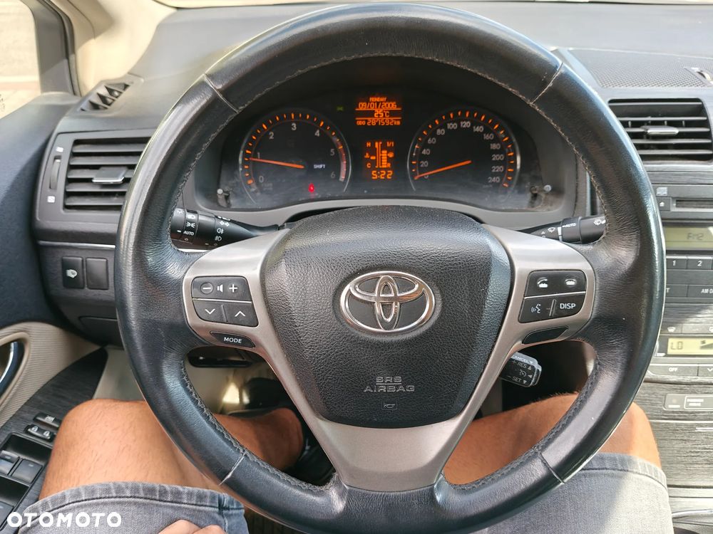 Toyota Avensis 2.0 D-4D Premium - 15
