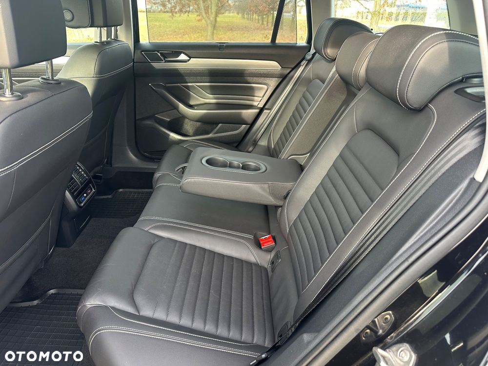 Volkswagen Passat Variant 2.0 TDI (BlueMotion Technology) Highline - 11