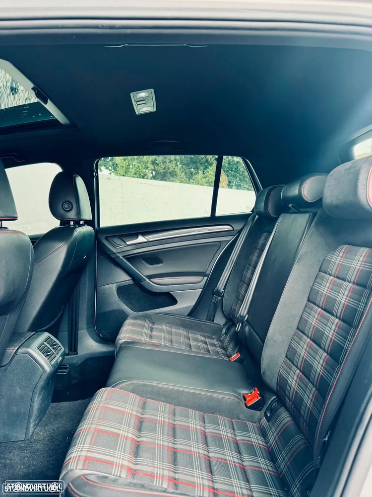 VW Golf GTI Performance BlueMotion DSG - 17