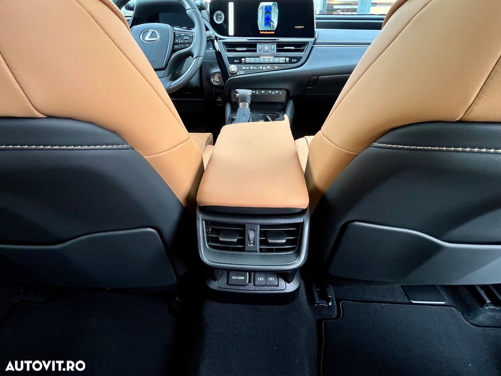 Lexus Seria ES 300h 2.5 TNGA HV 25H- 4X2 CVT Executive - 32