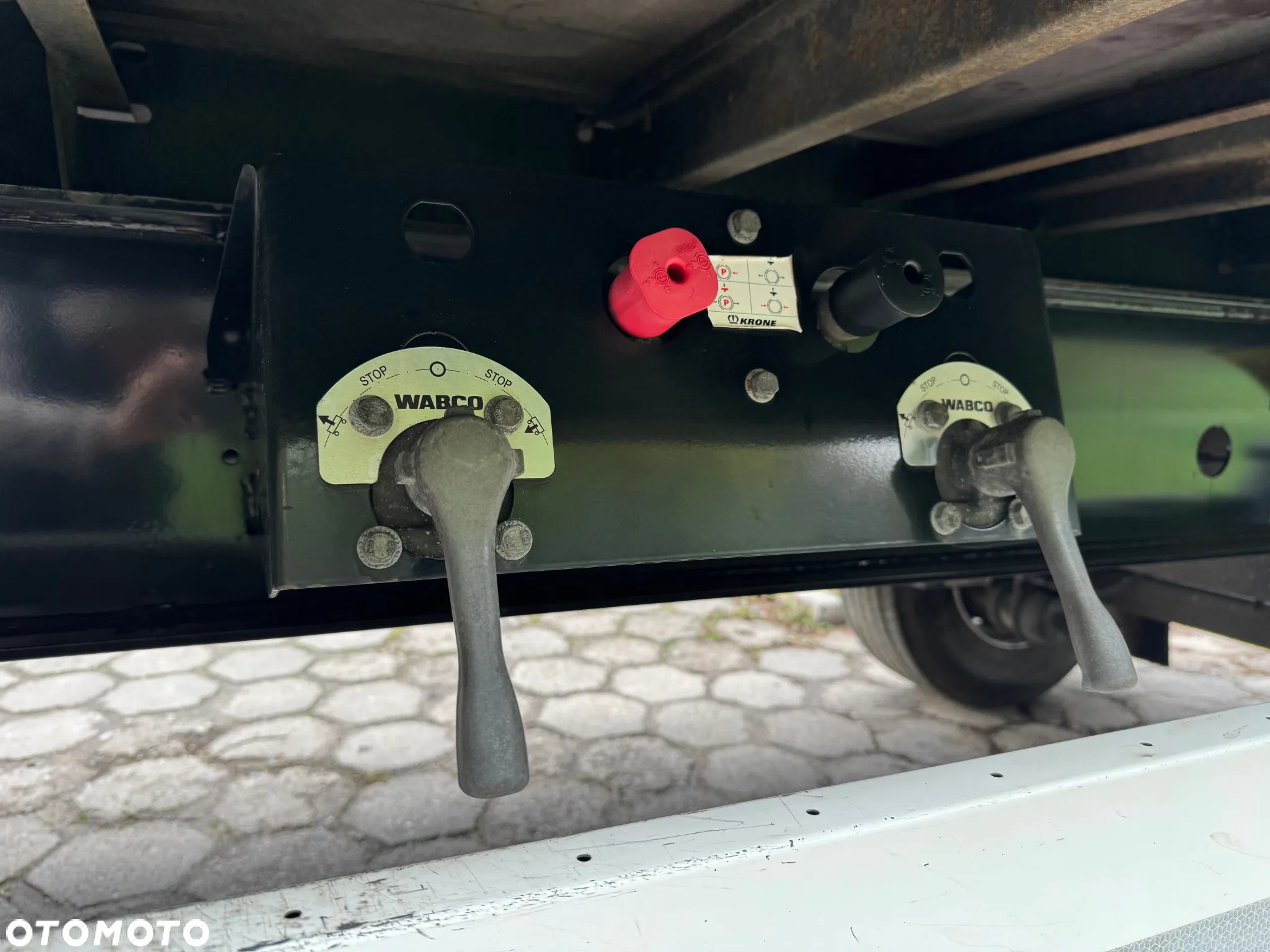 Krone BDF,Pod kontenery, - 10