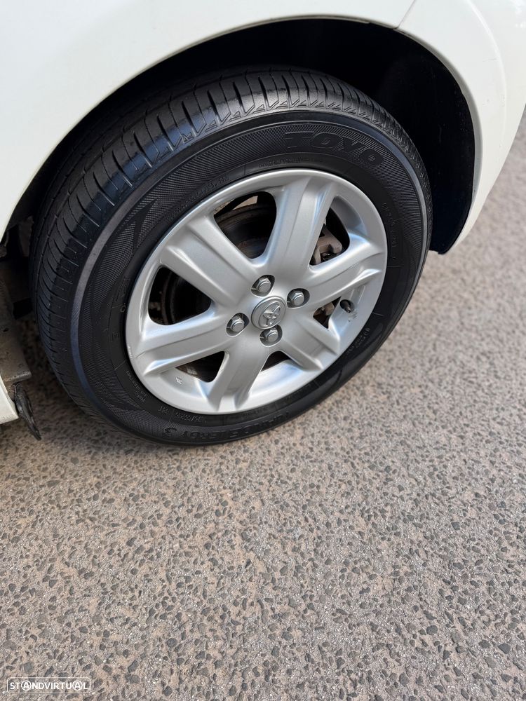 Toyota iQ 1.0 VVT-i 2 MultiDrive - 16