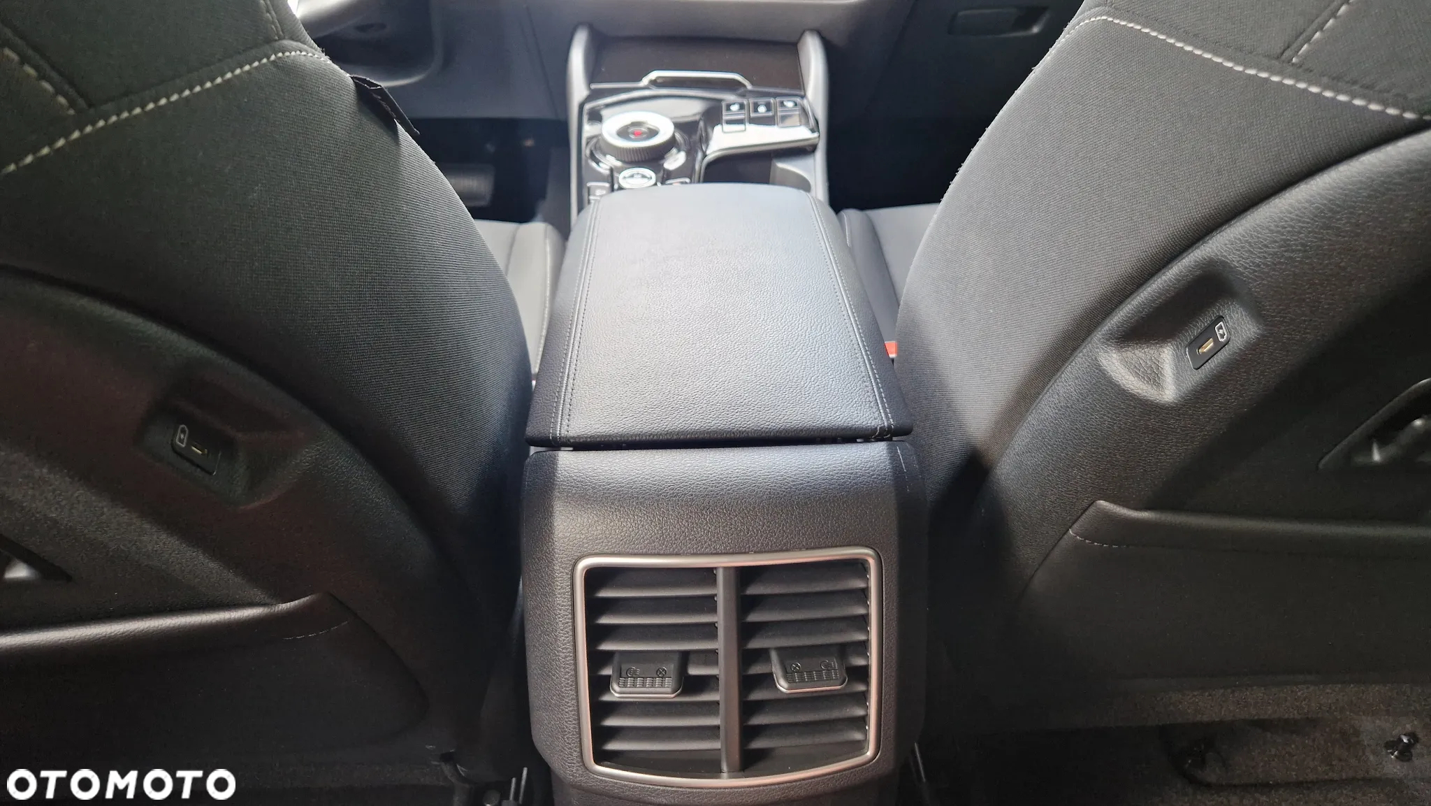 Kia Sportage 1.6 CRDI MHEV Business Line 4WD DCT - 14
