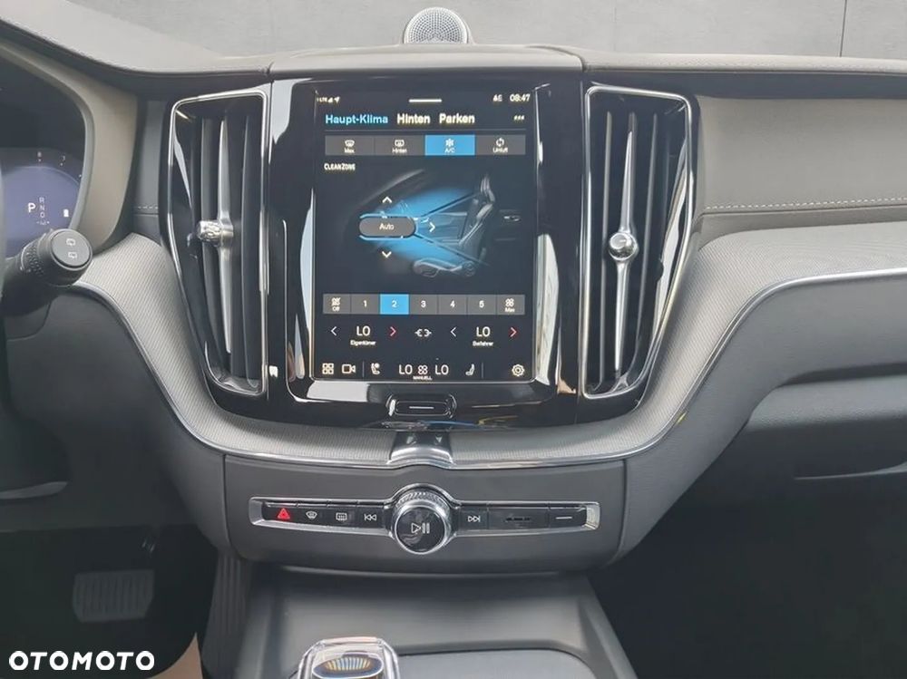 Volvo XC 60 B5 B AWD Ultimate Black Edition - 16