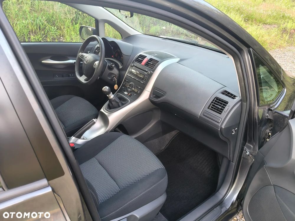 Toyota Auris 1.6 Executive - 7