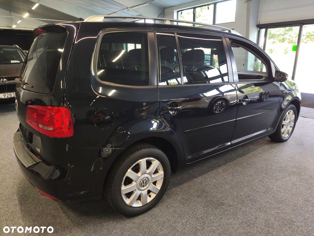 Volkswagen Touran 1.6 TDI DPF BlueMotion Technology Highline - 4