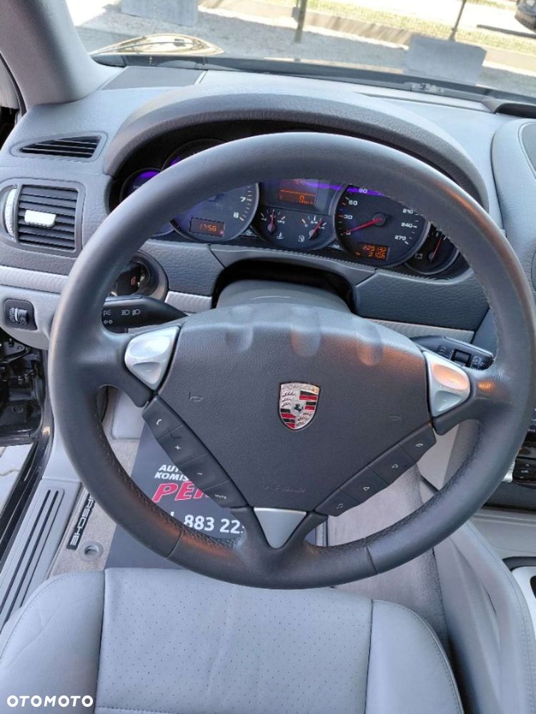 Porsche Cayenne - 11