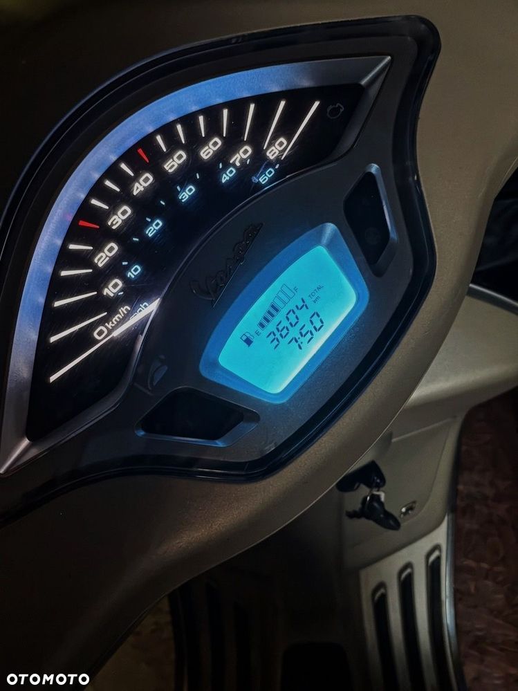 Piaggio Vespa - 4
