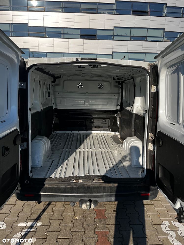 Nissan NV 300 Trafic Vivaro - 17