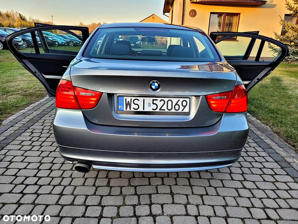 BMW Seria 3 320i - 8