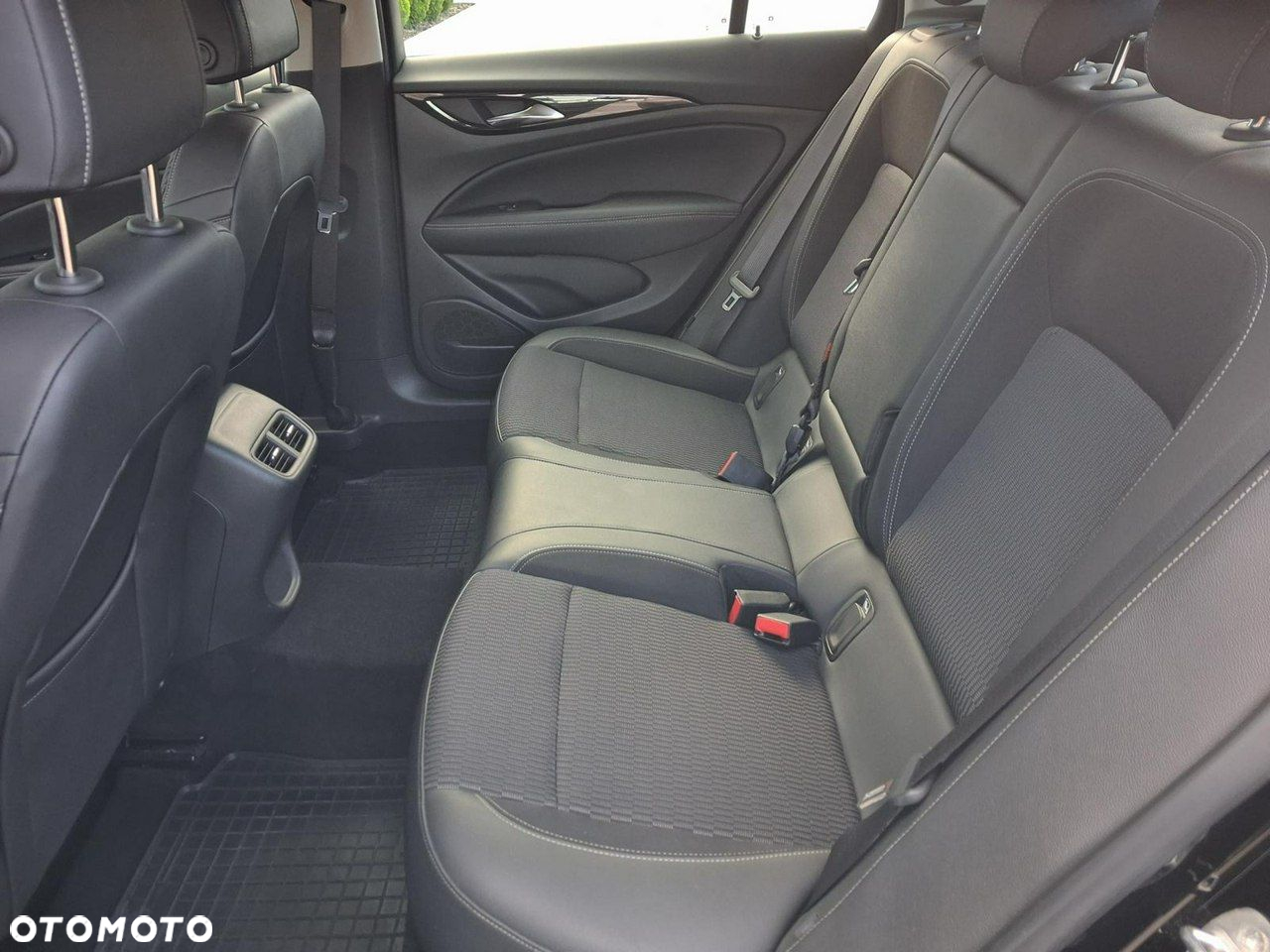 Opel Insignia - 13