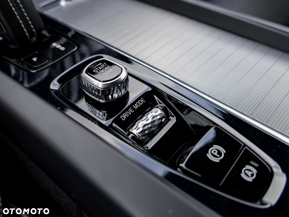 Volvo XC 60 B4 D AWD R-Design - 16