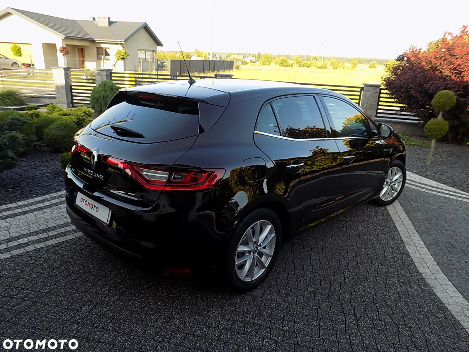 Renault Megane ENERGY TCe 100 LIMITED - 27