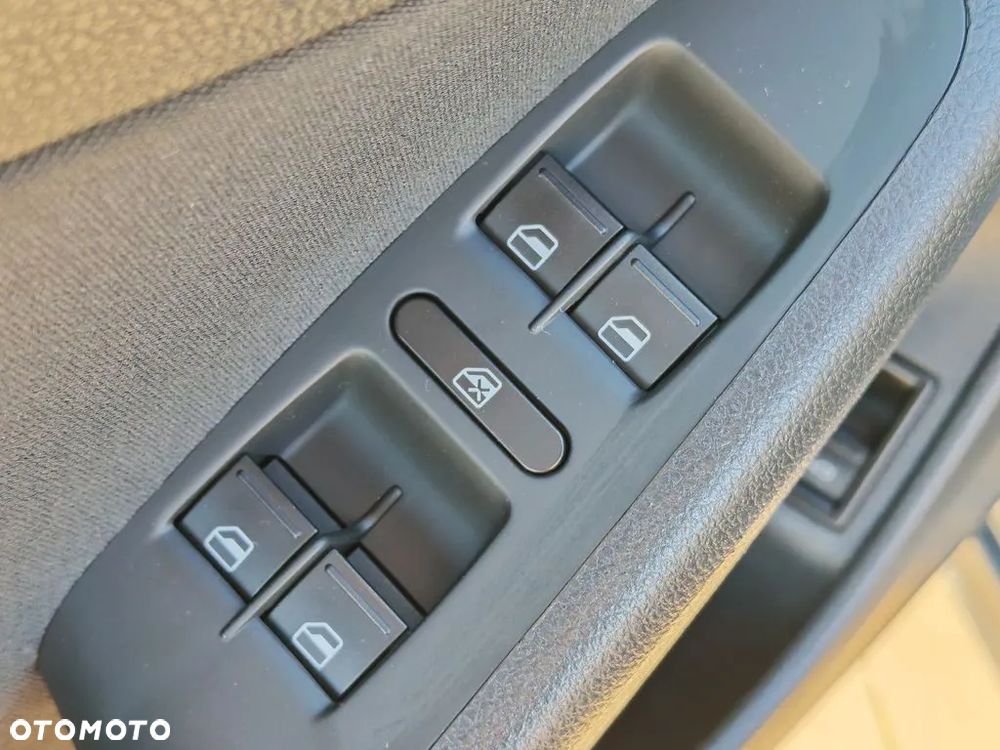 Volkswagen Jetta 1.2 TSI BlueMotion Technology Comfortline - 23