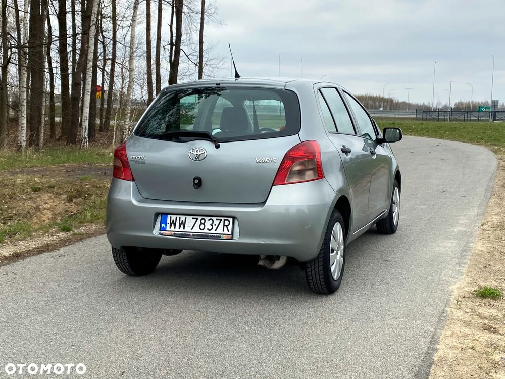 Toyota Yaris 1.0 Terra A/C - 4