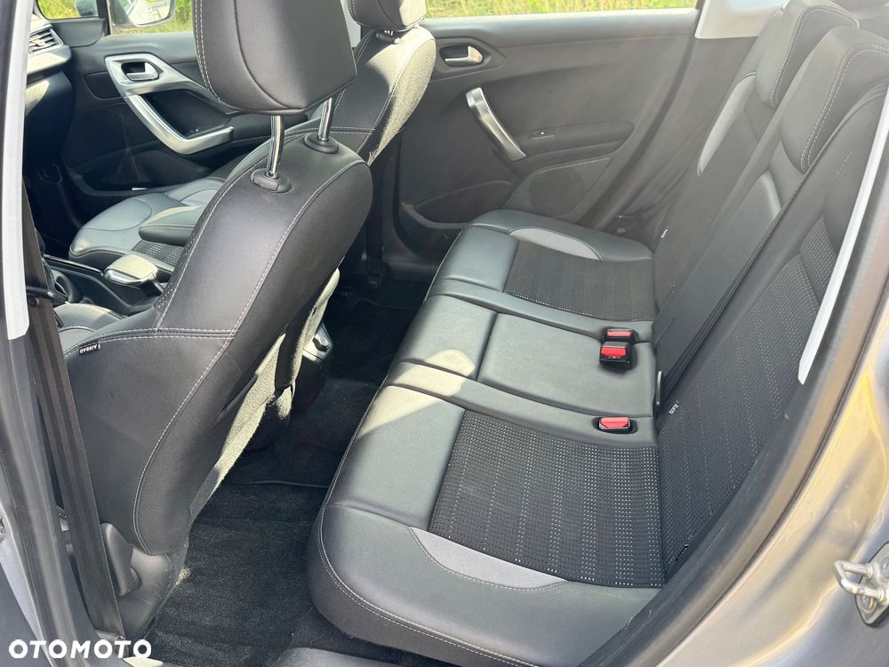 Peugeot 2008 1.6 BlueHDi Style - 7