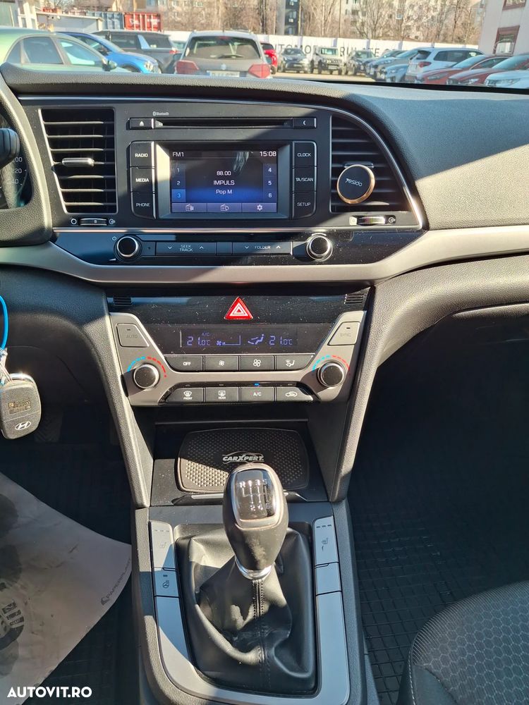 Hyundai Elantra 1.6 MPi Comfort - 18