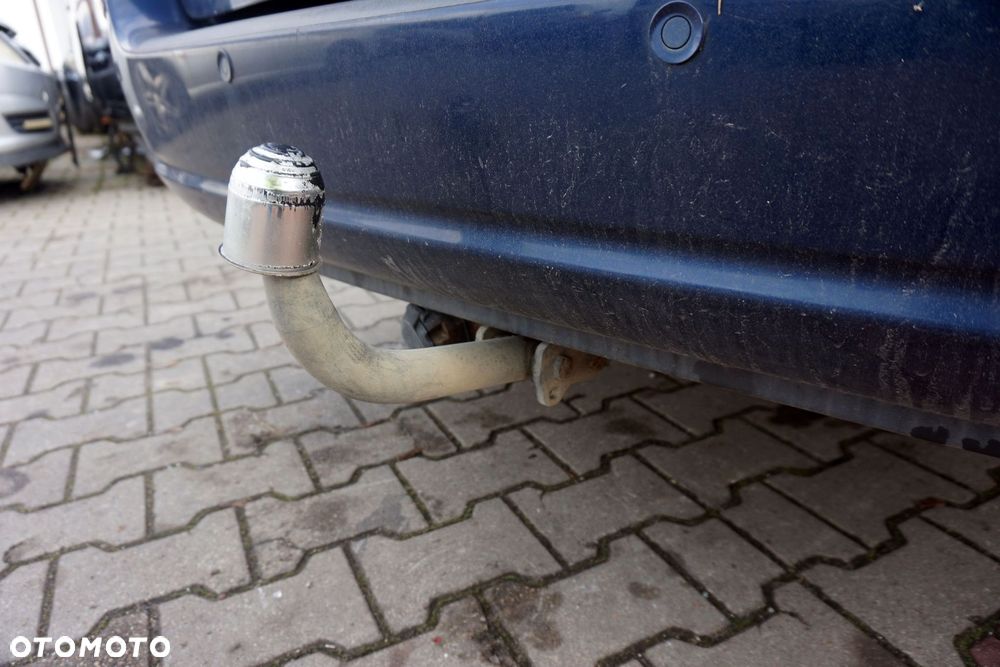 HAK HOLOWNICZY AVENSIS II T25 KOMBI  TOYOTA 2003-2006 - 1