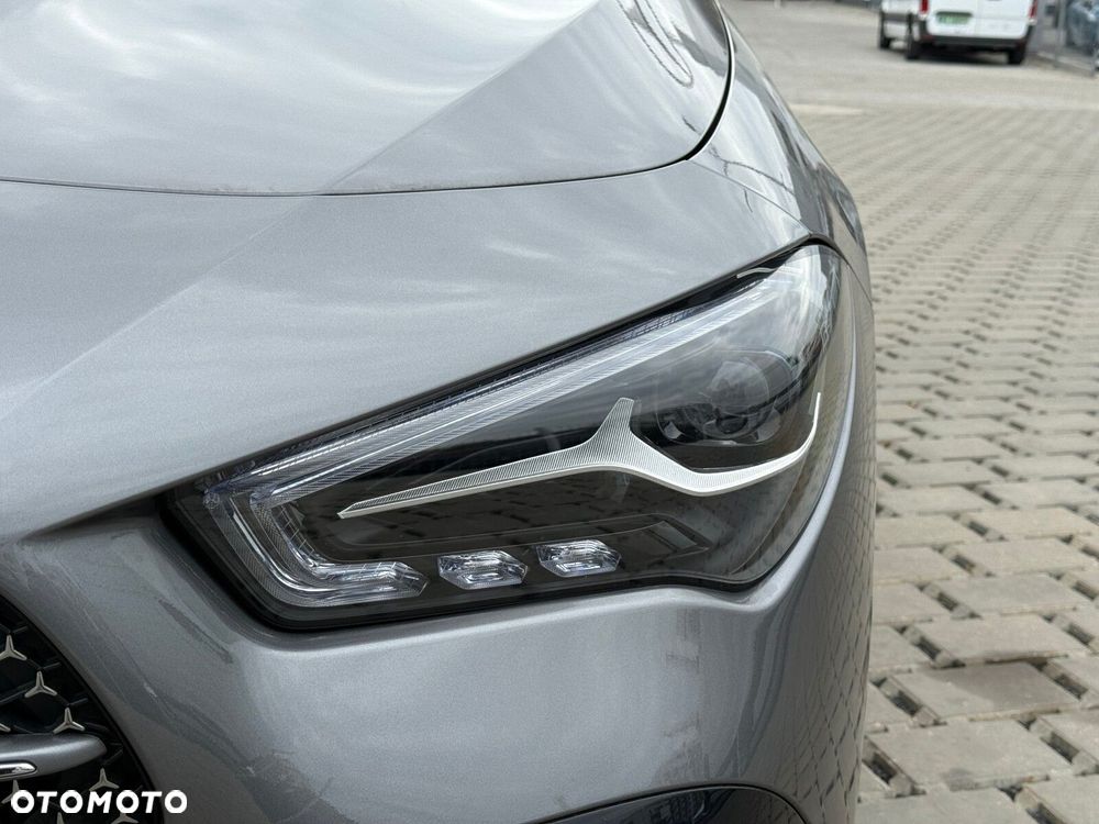 Mercedes-Benz CLA - 11