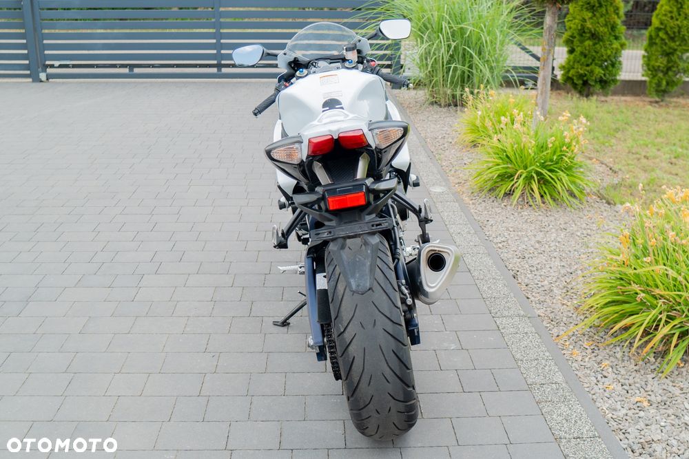 Suzuki GSX-R - 10
