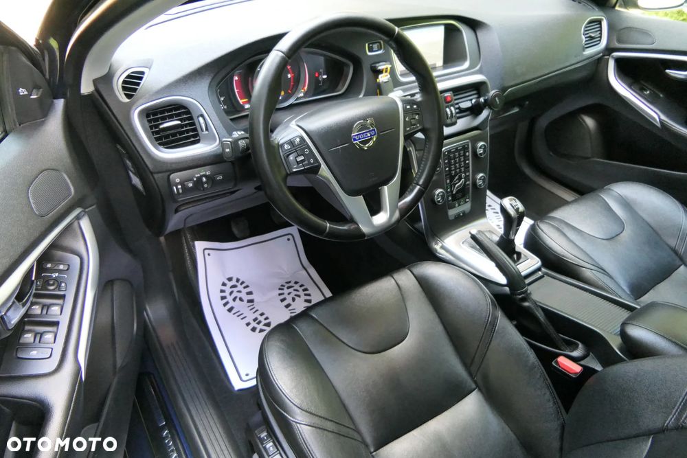 Volvo V40 D4 Summum - 17