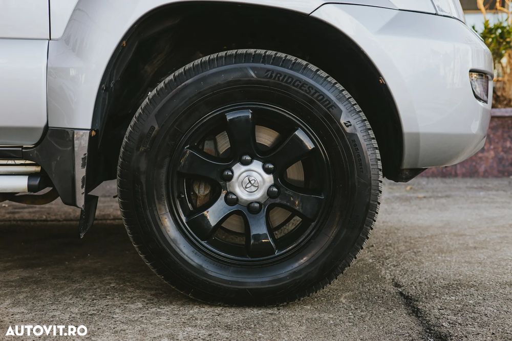 Toyota Land Cruiser - 10