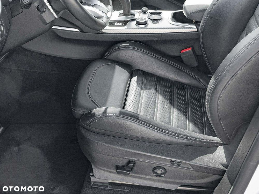Alfa Romeo Stelvio 2.0 Turbo Veloce Q4 - 14