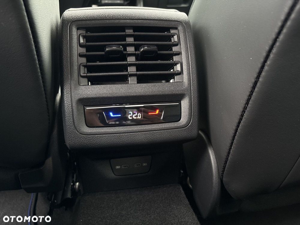 Volkswagen Golf - 21