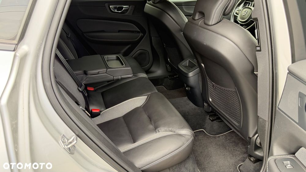 Volvo XC 60 B5 B AWD Geartronic RDesign - 29