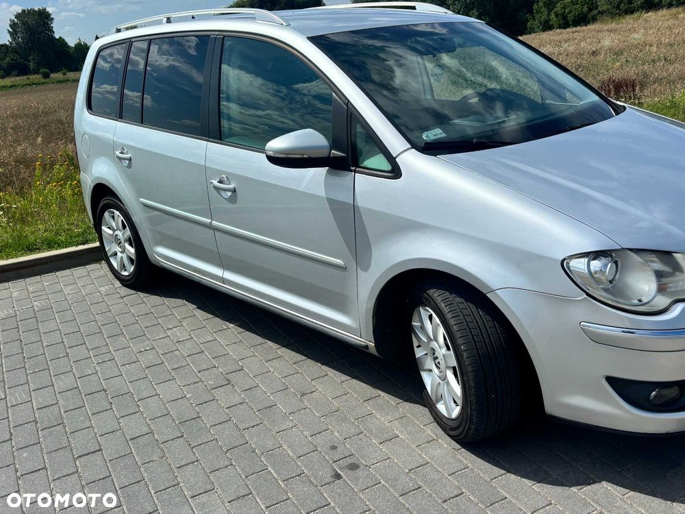 Volkswagen Touran - 2