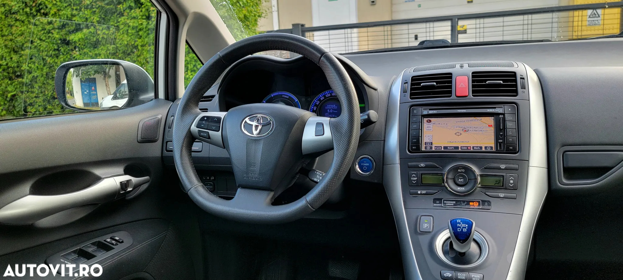 Toyota Auris 1.8 L VVT-i HSD Luna - 9