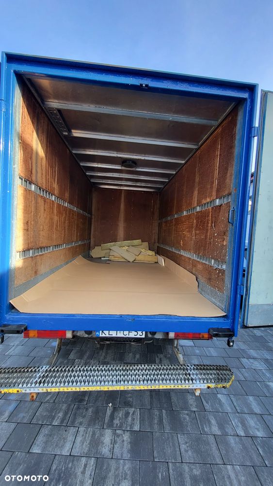 Mercedes-Benz Sprinter - 13