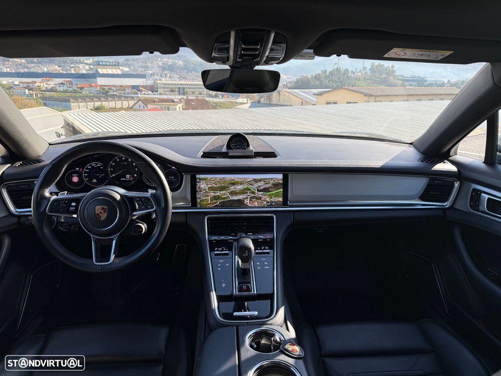 Porsche Panamera Sport Turismo 4 E-Hybrid - 11