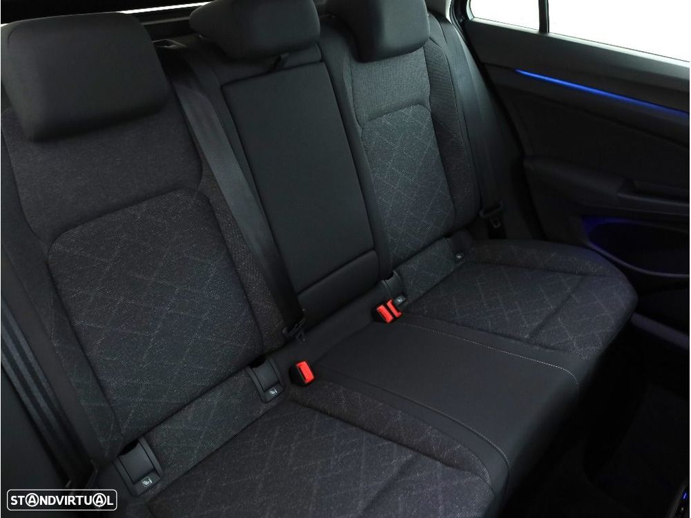 VW Golf Variant 2.0 TDi Life - 24